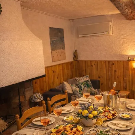 Διαμέρισμα Cute House Near Sea With Private Balcony Near Narbonne